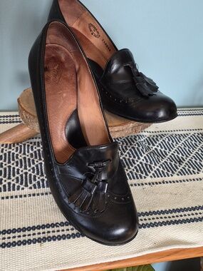 John Fluevog Dumont Luxury Pump Black 9